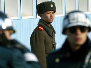 ສ.ເກົາຫຼີ ແລະ ສ.ປ.ປ. ເກົາຫຼີ ຟື້ນຟູສາຍໂທລະສັບດ່ວນຝ່າຍທະຫານ